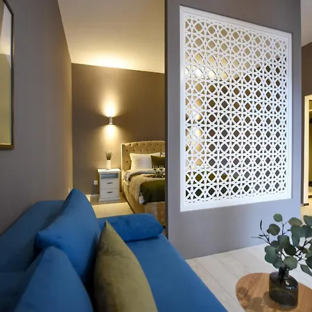 Centrally Located 1Br Retreat Near Sala Palatului Bucarest Esterno foto