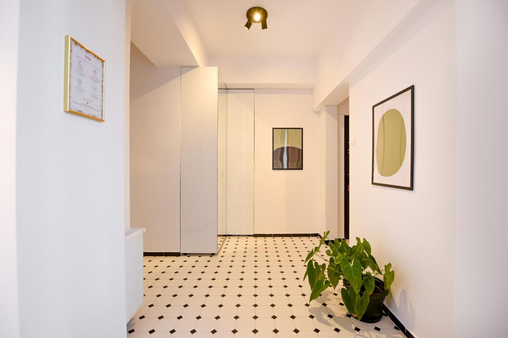 Centrally Located 1br Retreat Near Sala Palatului Appartamento *