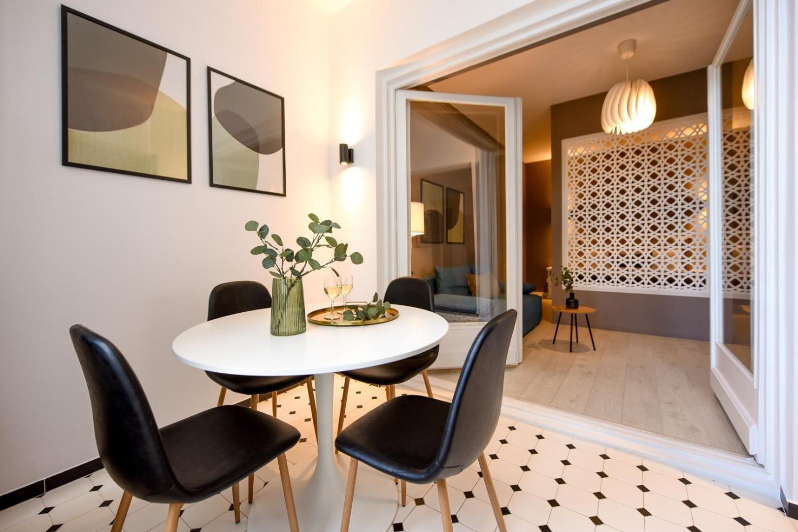 Centrally Located 1br Retreat Near Sala Palatului Appartamento