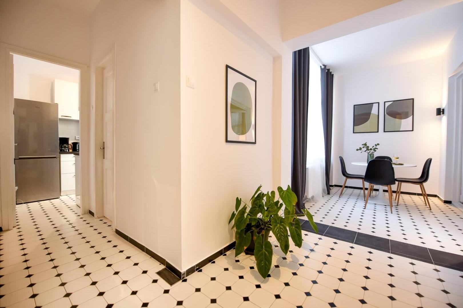 Centrally Located 1br Retreat Near Sala Palatului * Bucarest