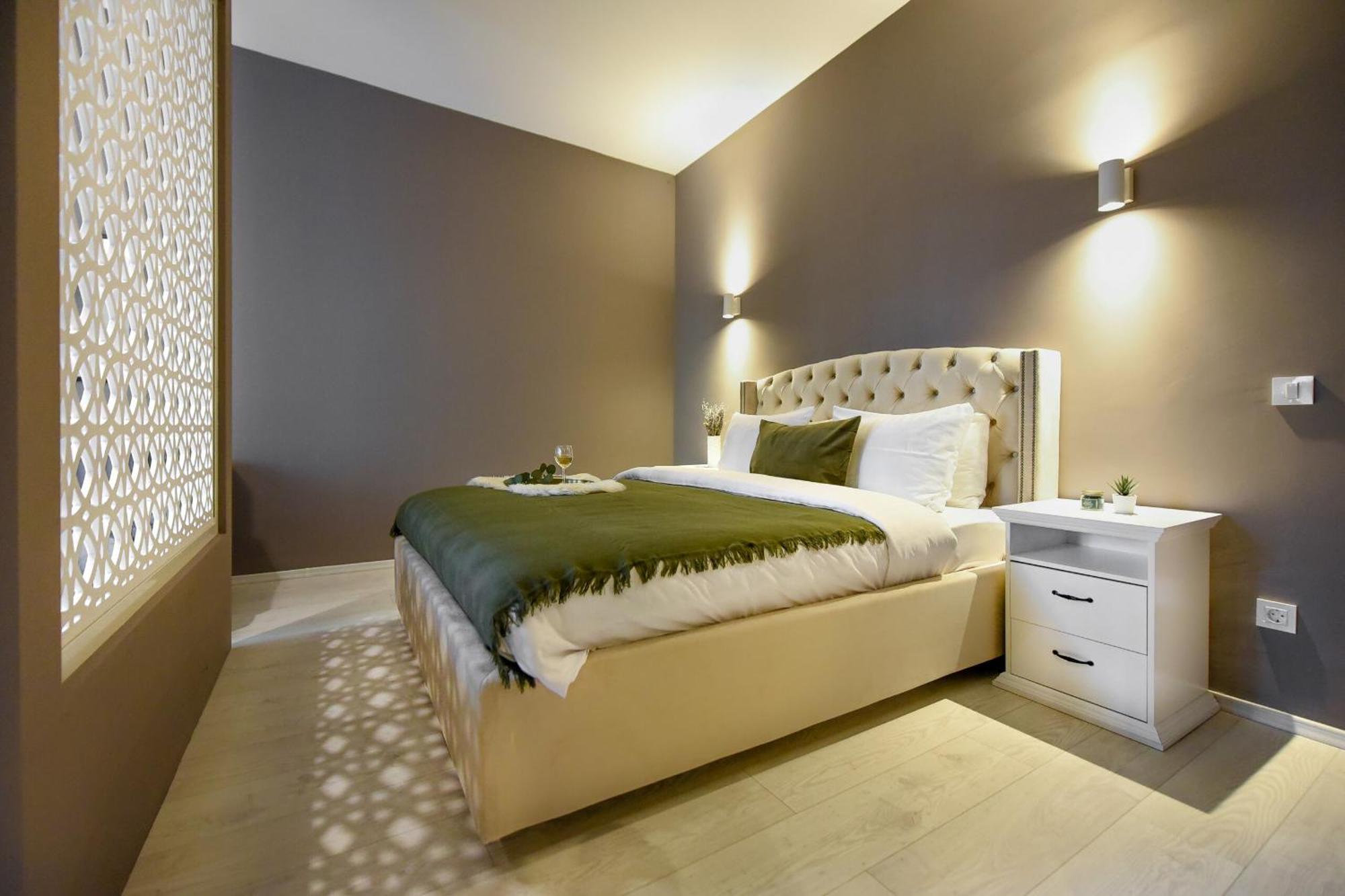 Centrally Located 1br Retreat Near Sala Palatului Bucarest